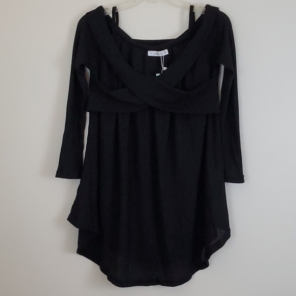 DRESSFO Tops - NWT Dressfo Black Peasant Style Long Sleeve Pullover Top S